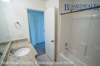 440 1625 N photo'
