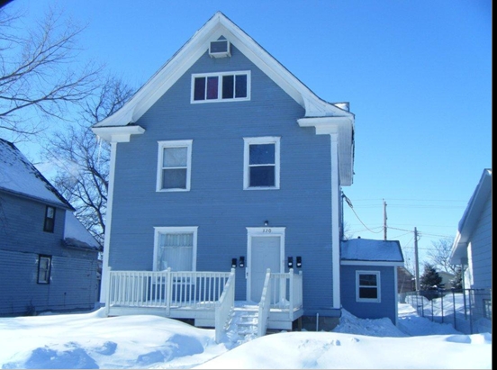 320 S 3rd St in Aberdeen, SD - Building Photo