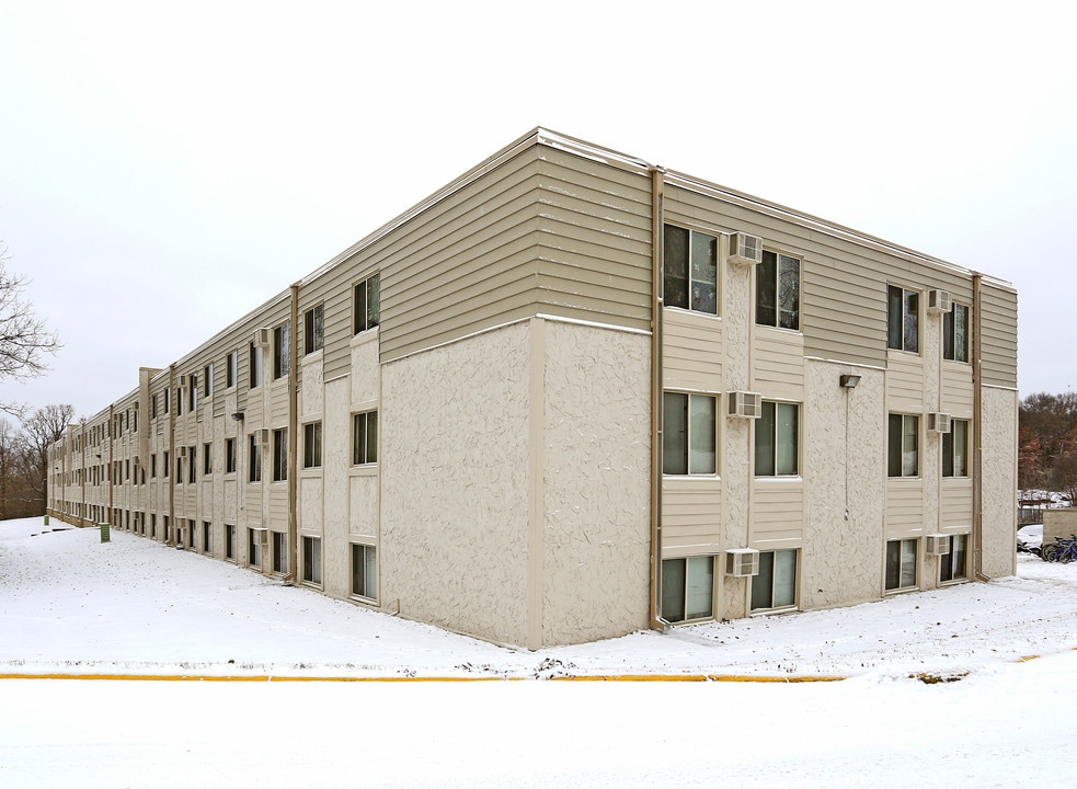 Manitou Ridge Apartments in White Bear Lake, MN - Foto de edificio