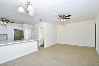 44 Tangelo Ct in Lehigh Acres, FL - Building Photo - Building Photo