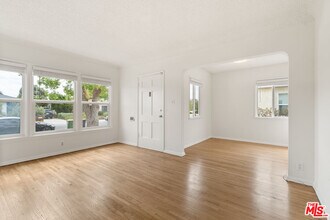 7869 Croydon Ave in Los Angeles, CA - Building Photo - Building Photo