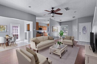 12326 Kings Chase Dr in Houston, TX - Building Photo - Building Photo