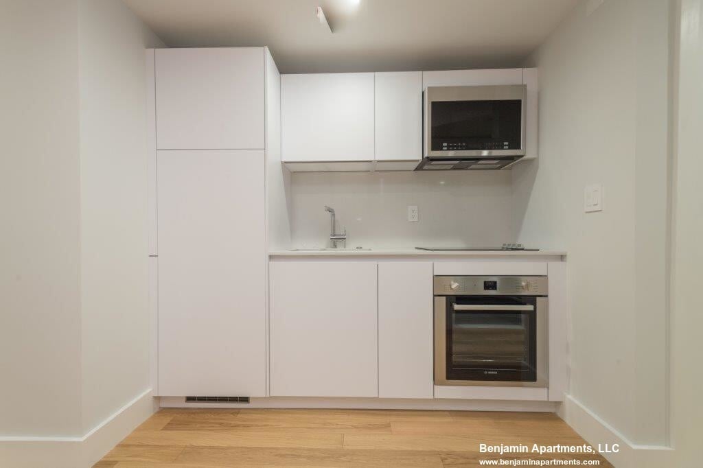 35 South St, Unit B3 in Boston, MA - Building Photo