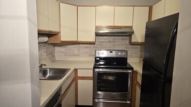 35 Ruth St in Bristol, CT - Building Photo - Building Photo