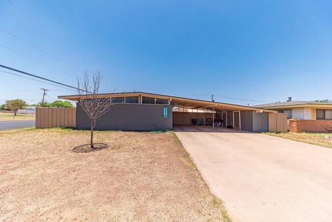 2901 Nabors Ln in Odessa, TX - Building Photo - Building Photo