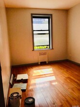 44-25 Macnish St-Unit -2Fl in Queens, NY - Building Photo - Building Photo