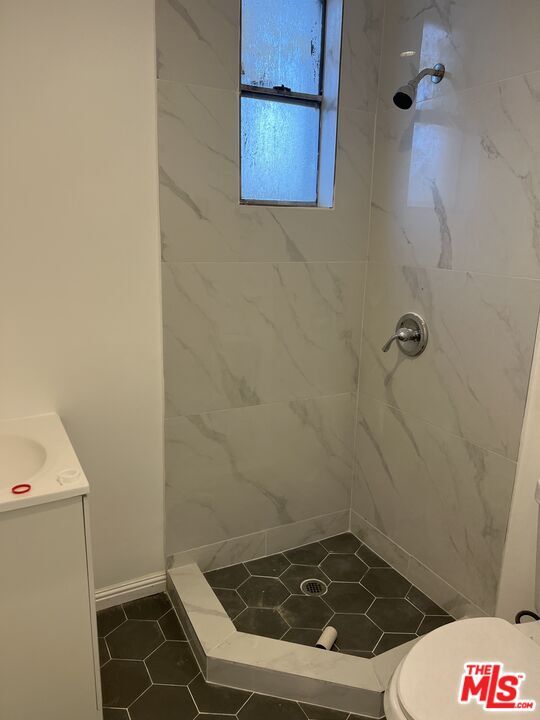 1009 W 46th St in Los Angeles, CA - Building Photo - Building Photo