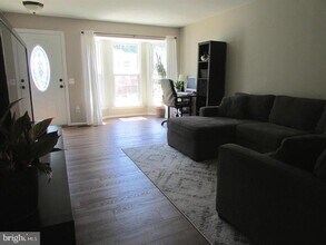 14840 Lynhodge Ct in Centreville, VA - Building Photo - Building Photo
