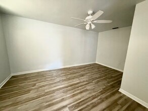 3005 Hawthorne St in Sarasota, FL - Building Photo - Building Photo