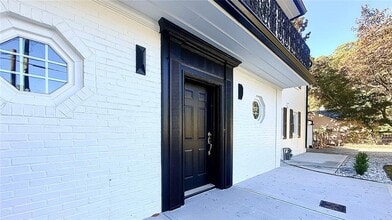 200 W Paces Ferry Rd NW in Atlanta, GA - Building Photo - Building Photo