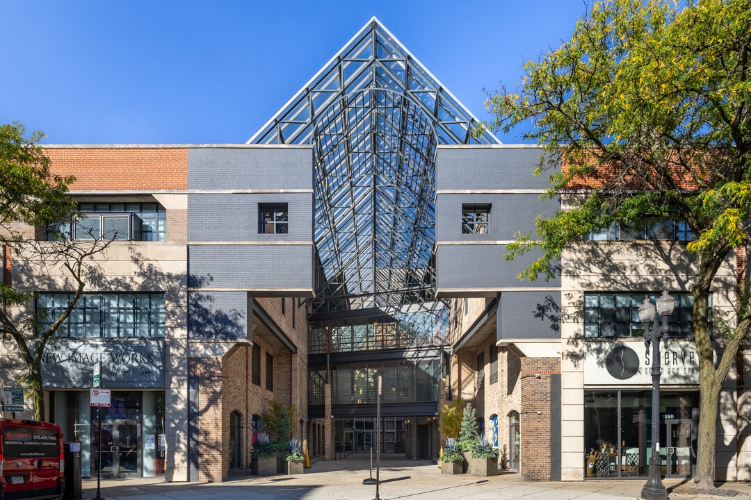 Cobbler Square Lofts in Chicago, IL - Building Photo