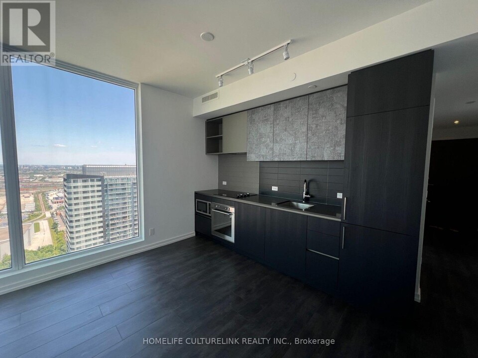 1000-1000 Portage Pkwy in Brampton, ON - Building Photo