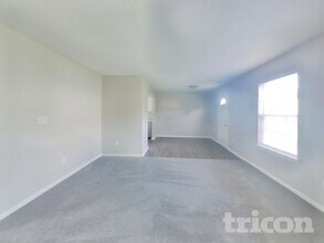 4249 Village Bend Dr in Indianapolis, IN - Building Photo - Building Photo