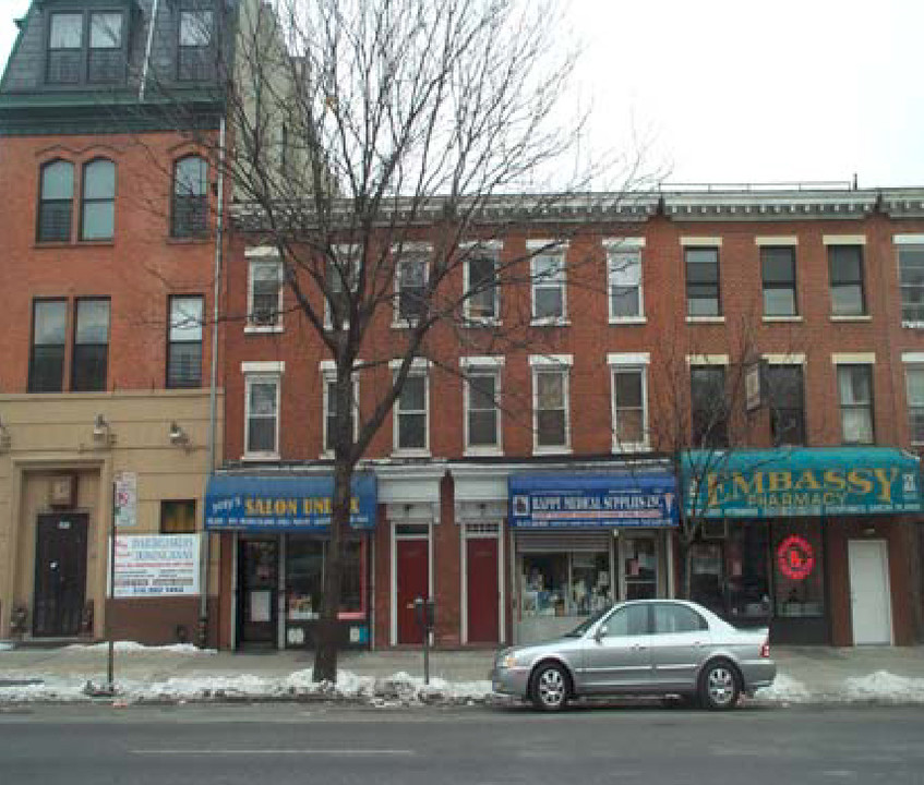 1875-1877 Amsterdam Ave in New York, NY - Building Photo