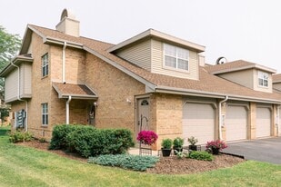 The Villas at Foxwood in Milwaukee, WI - Building Photo