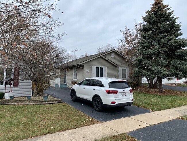 16732 Hobart Ave in Orland Hills, IL - Building Photo - Building Photo