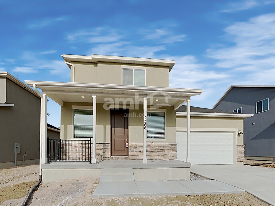 2369 E Frontier St in Eagle Mountain, UT - Building Photo