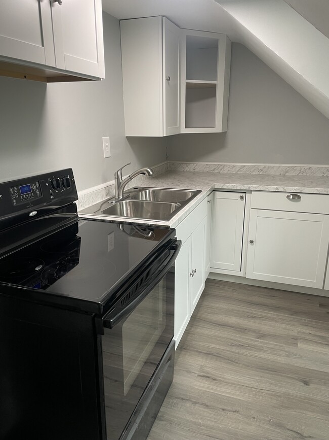 10334 Adirondack View Hts, Unit 4 Upstairs