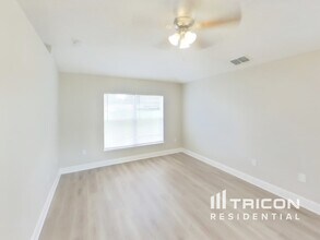 4201 Castle Ave in Spring Hill, FL - Building Photo - Building Photo