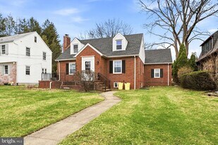 30 Upper Ferry Rd in Ewing Township, NJ - Building Photo