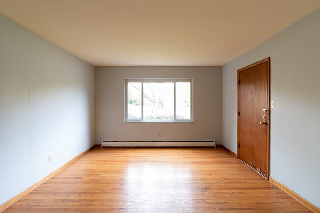 5918 Devington Rd-Unit -#A in Indianapolis, IN - Building Photo - Building Photo