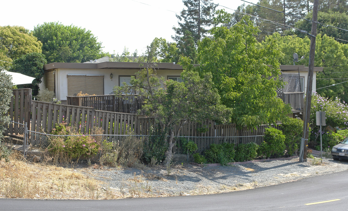 800-814 Bella Vista Ave in Martinez, CA - Building Photo