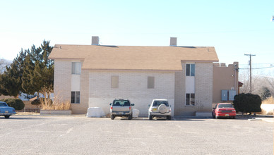 235 Courthouse Rd in Los Lunas, NM - Building Photo - Building Photo