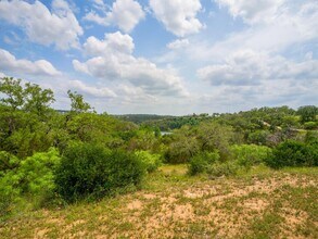 6141 E Farm to Market 1431 in Marble Falls, TX - Foto de edificio - Building Photo
