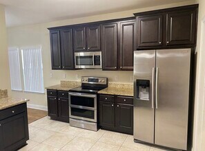 2267 Tom St in Navarre, FL - Foto de edificio - Building Photo