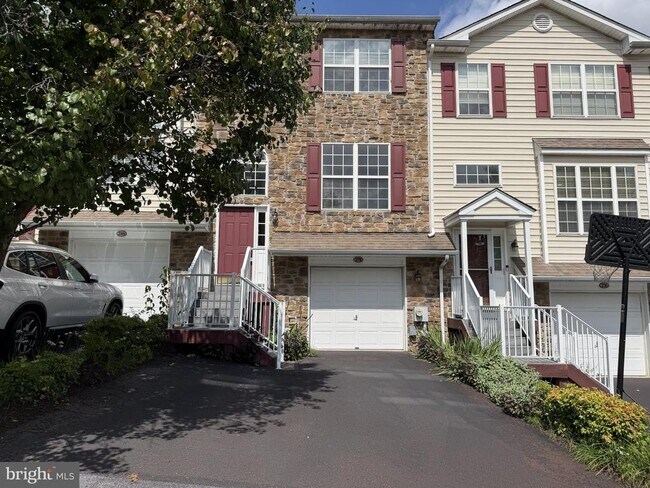 property at 278 Yorktown Ct