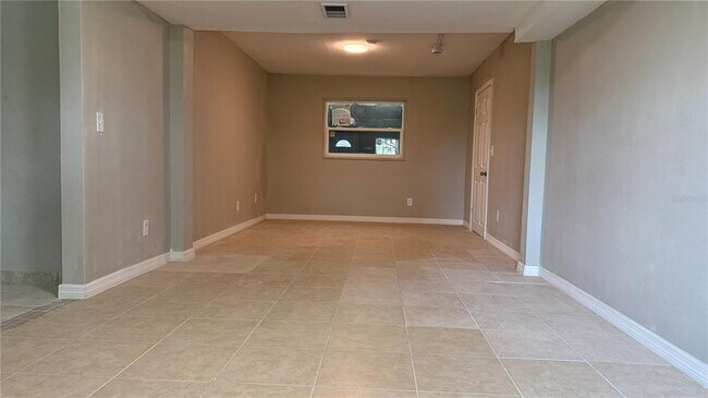 1148 W Lakeview Cir in Altamonte Springs, FL - Foto de edificio - Building Photo