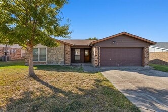 6404 N Park Dr in Watauga, TX - Building Photo - Building Photo