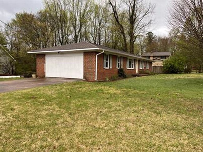 1207 SE Monte Sano Blvd in Huntsville, AL - Building Photo - Building Photo