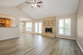 10117 S Land Ave in Oklahoma City, OK - Foto de edificio - Building Photo