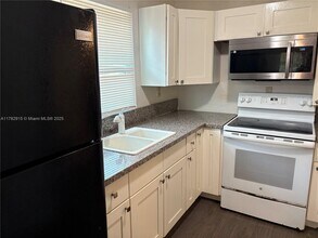 1019 21st St in West Palm Beach, FL - Foto de edificio - Building Photo