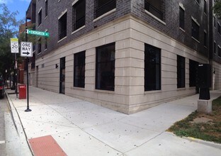 340 W Evergreen Ave in Chicago, IL - Building Photo - Building Photo