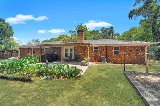 2221 Bonaventure Rd in Savannah, GA - Building Photo - Building Photo