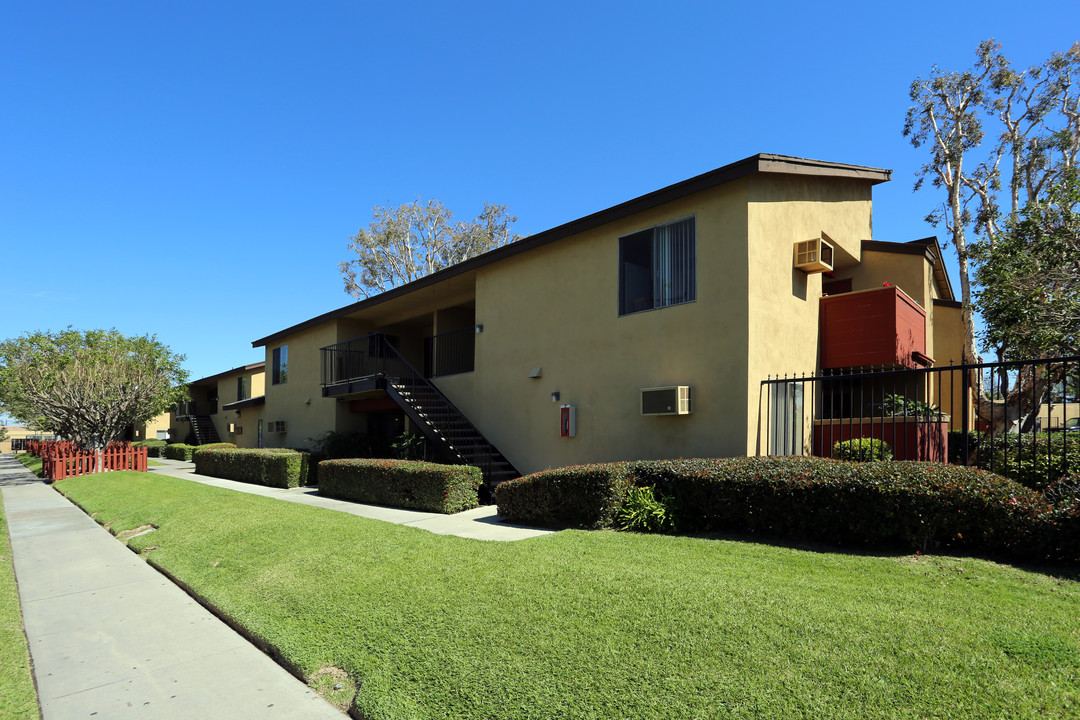 Acacian Apartments in Garden Grove, CA - Foto de edificio