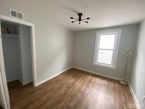 24 Joyce Kilmer Ave-Unit -2 in New Brunswick, NJ - Building Photo - Building Photo