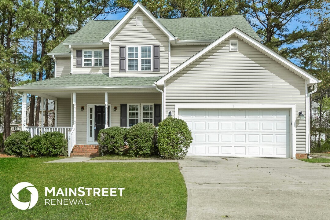 128 Heritage Dr in Smithfield, NC - Building Photo