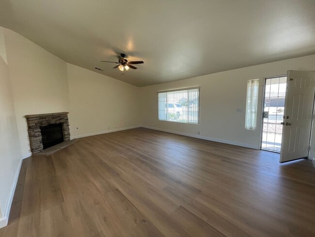 21256 Vidal Ct in Apple Valley, CA - Building Photo - Building Photo