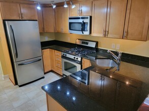 1028 S Charles St, Unit 2 in Baltimore, MD - Building Photo - Building Photo