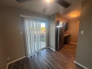 531 Bedford Rd in Bedford, TX - Building Photo - Building Photo