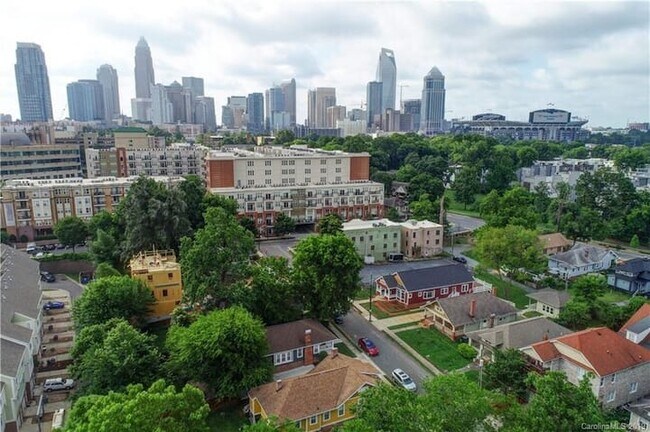 1012 Margaret Brown St in Charlotte, NC - Building Photo - Building Photo