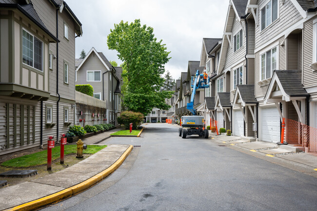 18245 NE 96th Way in Redmond, WA - Building Photo - Building Photo