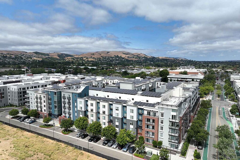 Connolly Station in Dublin, CA - Foto de edificio