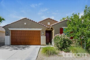 15831 W Port Royale Ln in Surprise, AZ - Building Photo