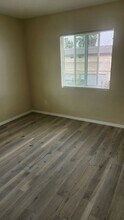 1043 W 107th St in Los Angeles, CA - Building Photo - Building Photo
