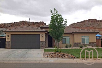 3284 E Livia Dr in Saint George, UT - Building Photo - Building Photo
