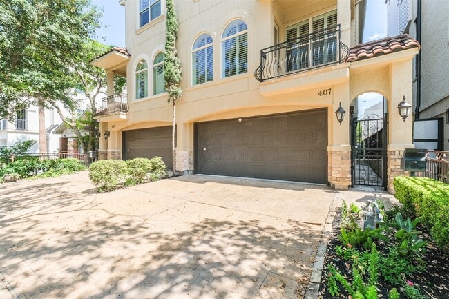 property at 407 W Bell St